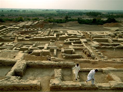 largest site of indus valley civilization|The lost city of Mohenjo Daro .